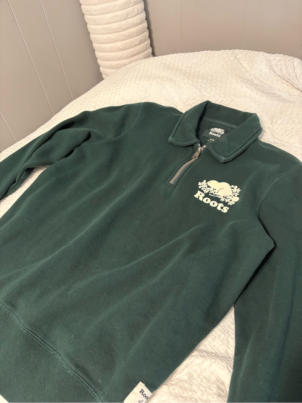 Roots Men's Dark Green Half-Zip Fleece Pullover With Cream Logo
